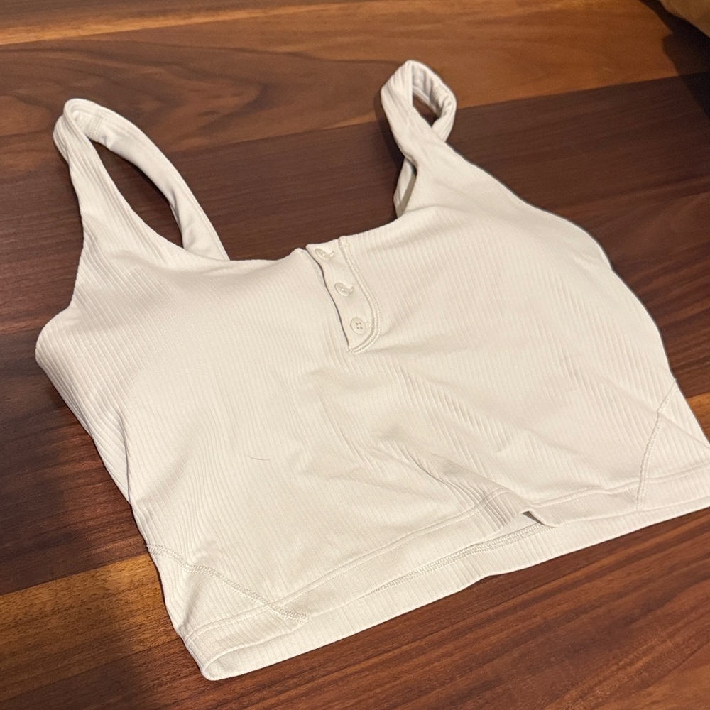 Lululemon Cream Ribbed Crop Top size 4 small athleisure neutral Henley tan